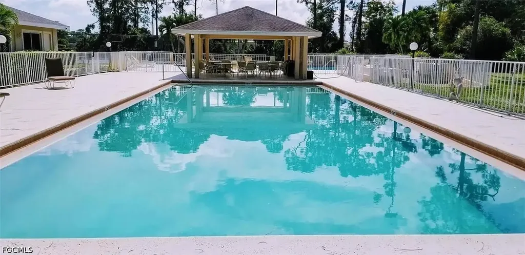 833 Mount Hood Court Naples FL 34104