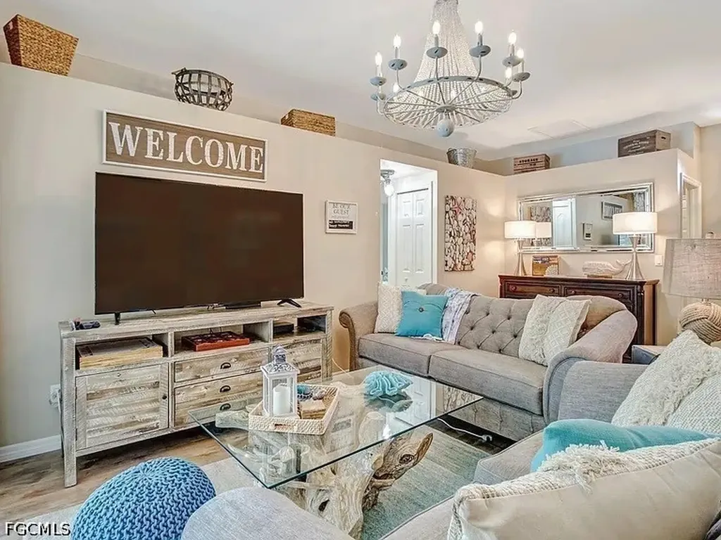 833 Mount Hood Court Naples FL 34104