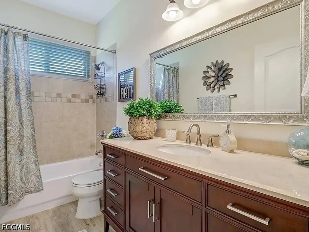 833 Mount Hood Court Naples FL 34104
