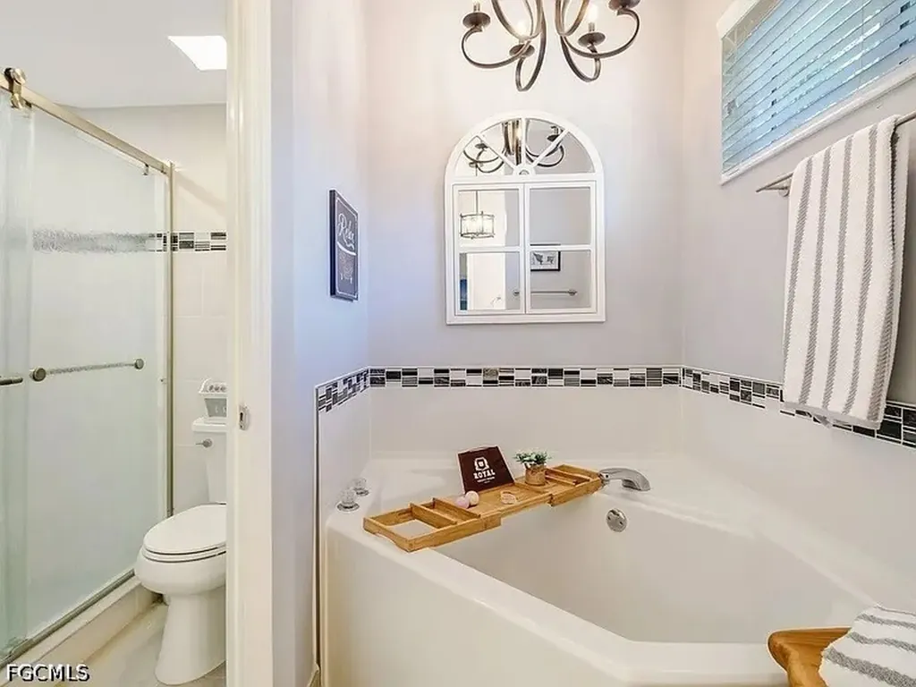 833 Mount Hood Court Naples FL 34104