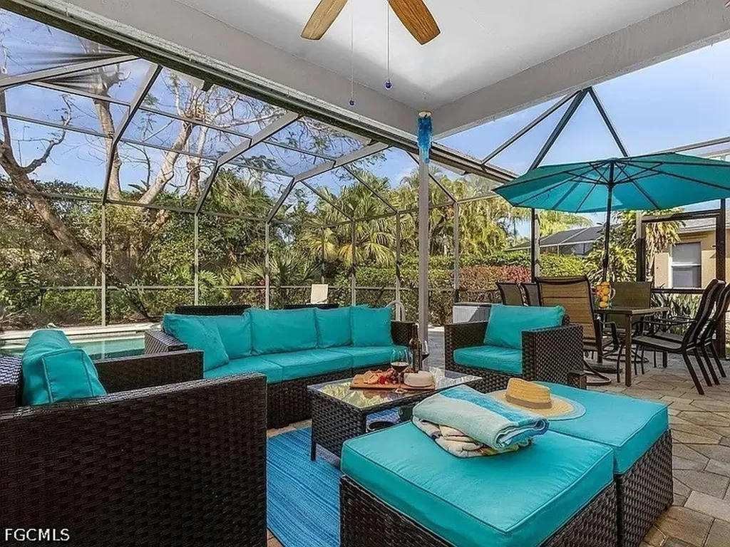 833 Mount Hood Court Naples FL 34104