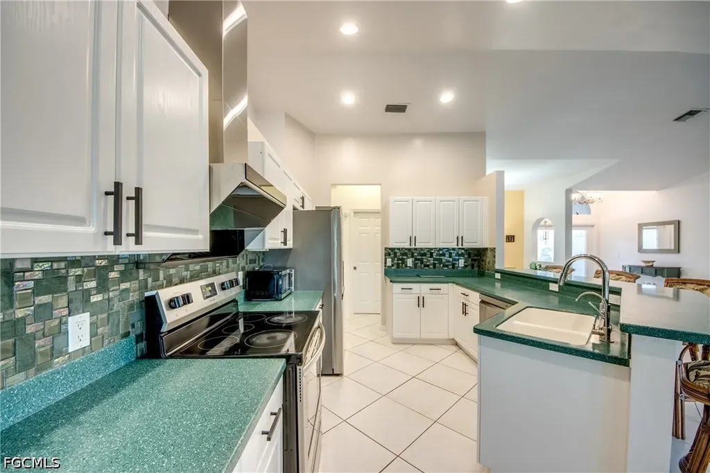 2028 SW 44th Terrace Cape Coral FL 33914