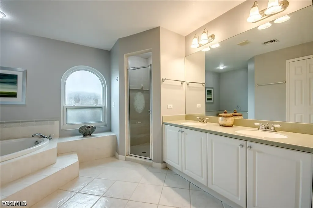 2028 SW 44th Terrace Cape Coral FL 33914