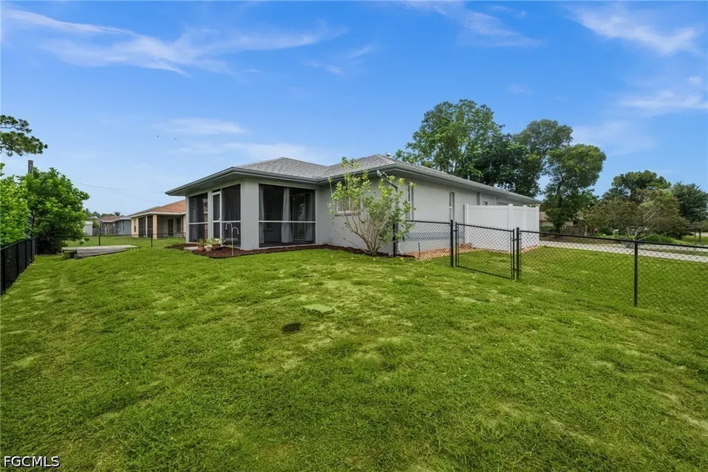 17448 Arizona Road Fort Myers FL 33967