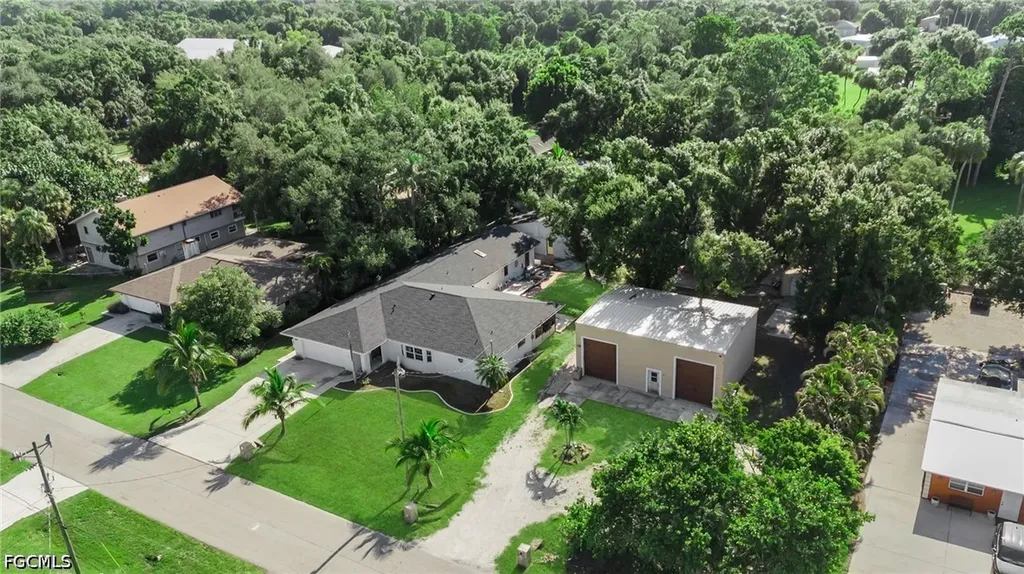 1672 Many Road North Fort Myers FL 33903
