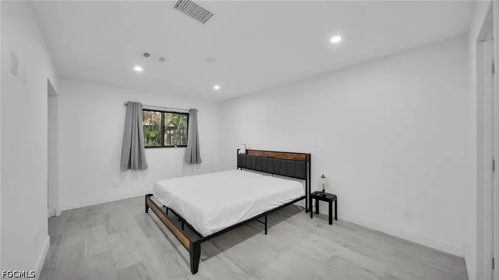1672 Many Road North Fort Myers FL 33903