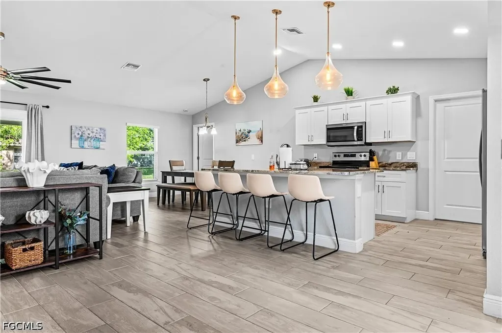 632 NE 2nd Avenue Cape Coral FL 33909