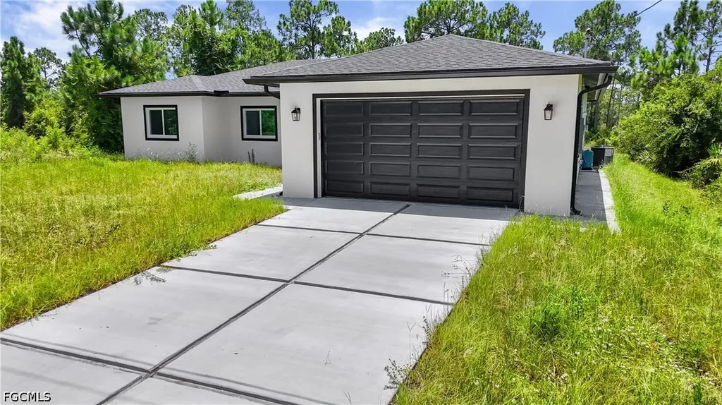 1142 Dutchess Street E Lehigh Acres FL 33974