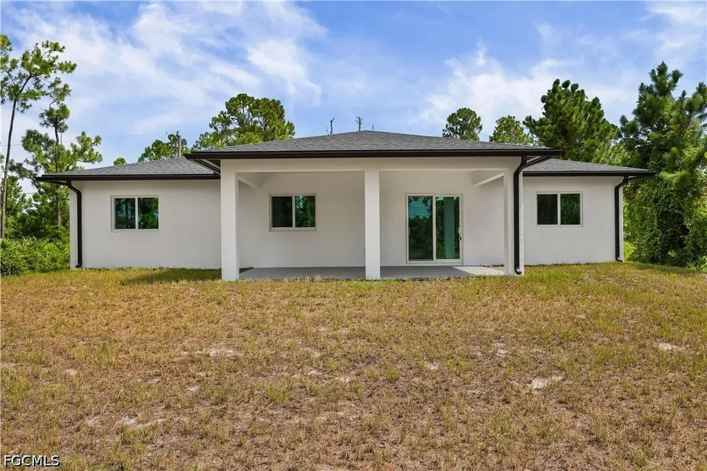 1142 Dutchess Street E Lehigh Acres FL 33974