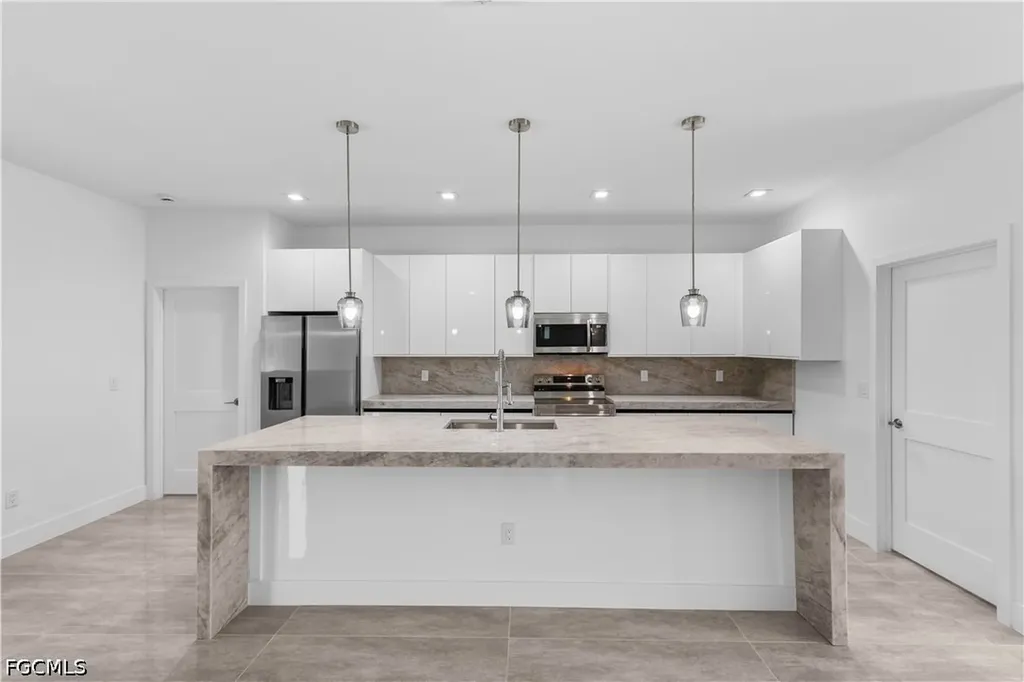 1142 Dutchess Street E Lehigh Acres FL 33974