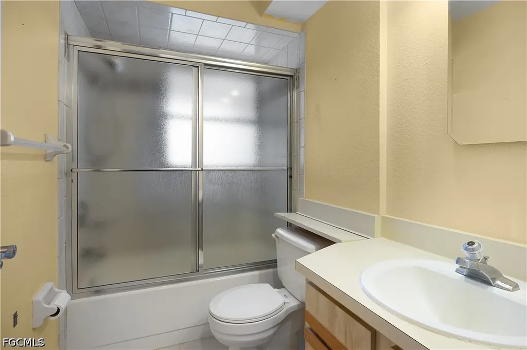 21680 N River Road Alva FL 33920