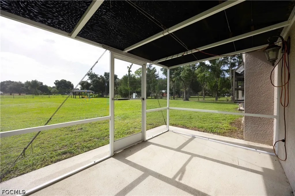 21680 N River Road Alva FL 33920