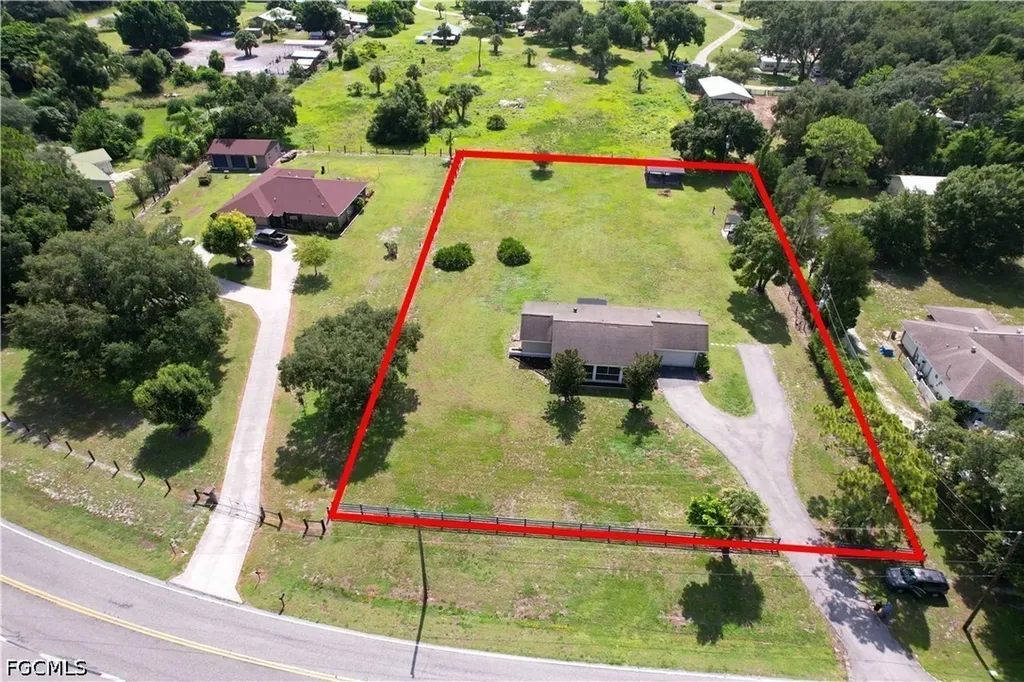 21680 N River Road Alva FL 33920