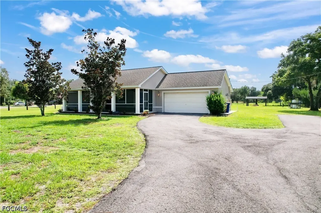 21680 N River Road Alva FL 33920