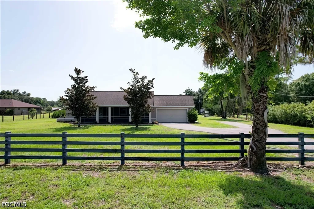 21680 N River Road Alva FL 33920