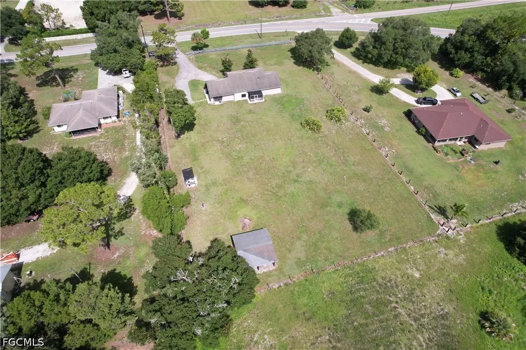 21680 N River Road Alva FL 33920