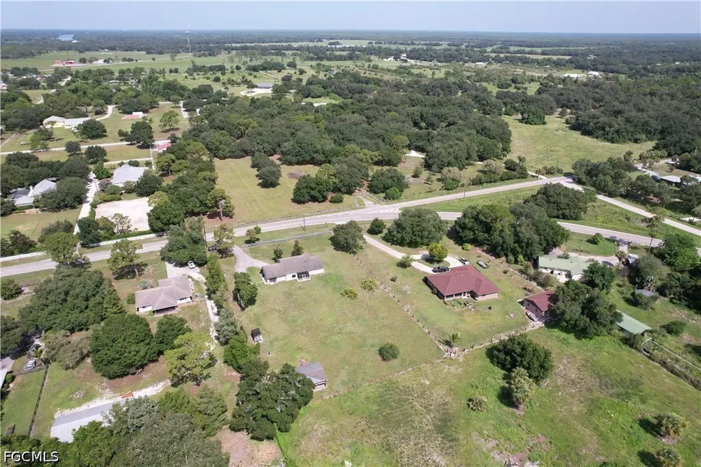 21680 N River Road Alva FL 33920