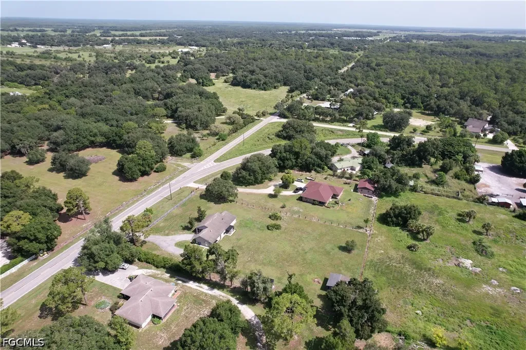 21680 N River Road Alva FL 33920