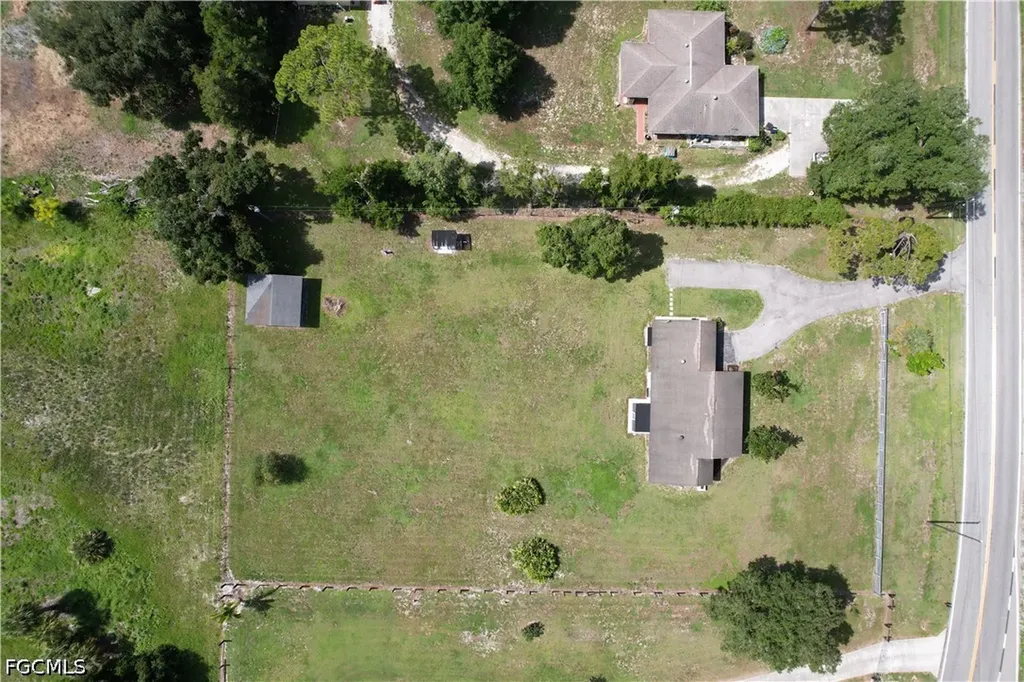 21680 N River Road Alva FL 33920