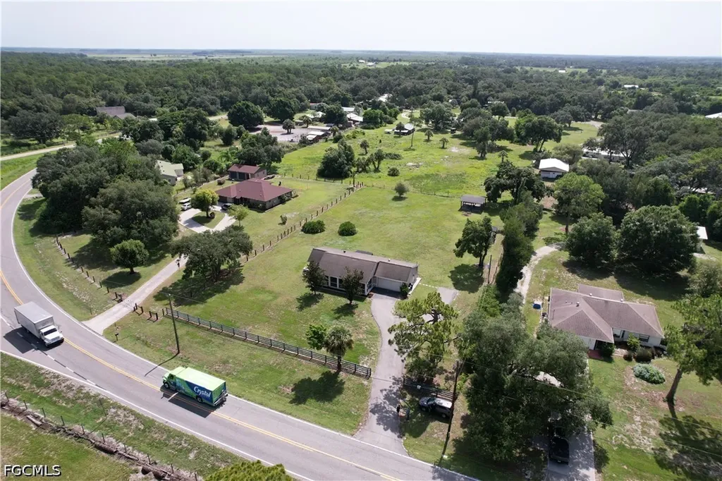21680 N River Road Alva FL 33920