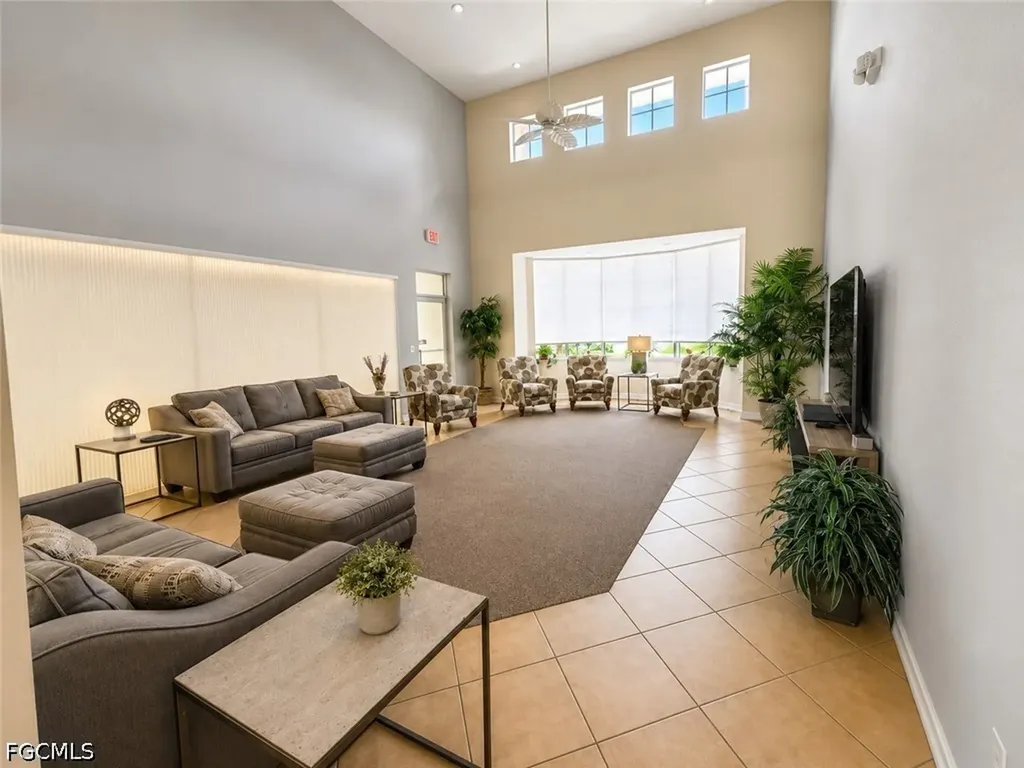 6490 Aragon Way Fort Myers FL 33966