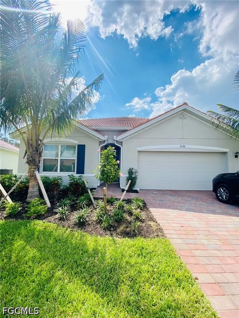 3076 Royal Gardens Avenue Fort Myers FL 33916