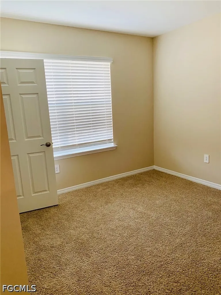 3076 Royal Gardens Avenue Fort Myers FL 33916