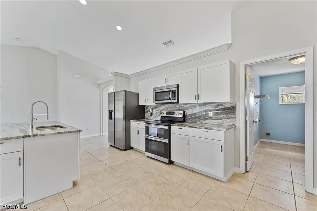 1240 NW 22nd Place Cape Coral FL 33993