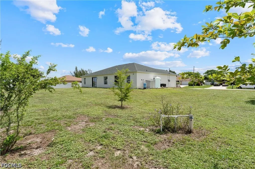 1240 NW 22nd Place Cape Coral FL 33993