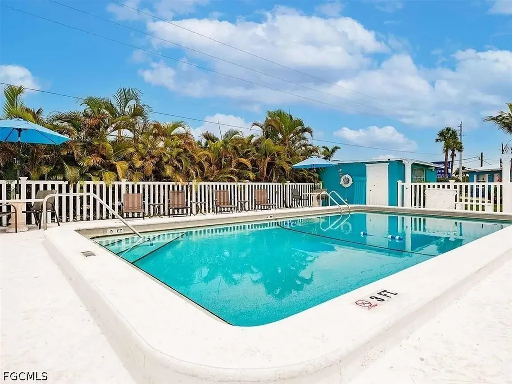 14621 Mcgregor Boulevard Fort Myers FL 33908