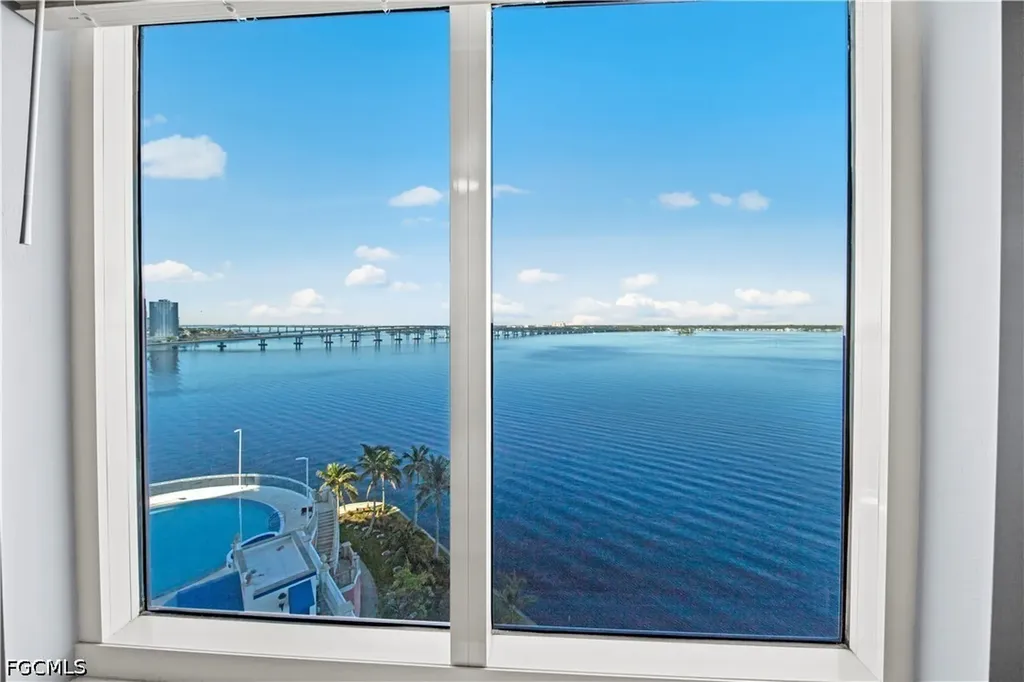 2745 1st Street Fort Myers FL 33916