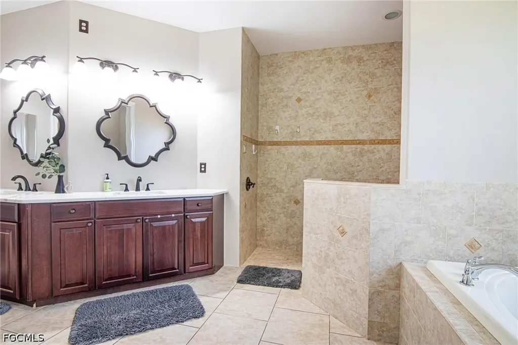 1824 NW 21st Place Cape Coral FL 33993