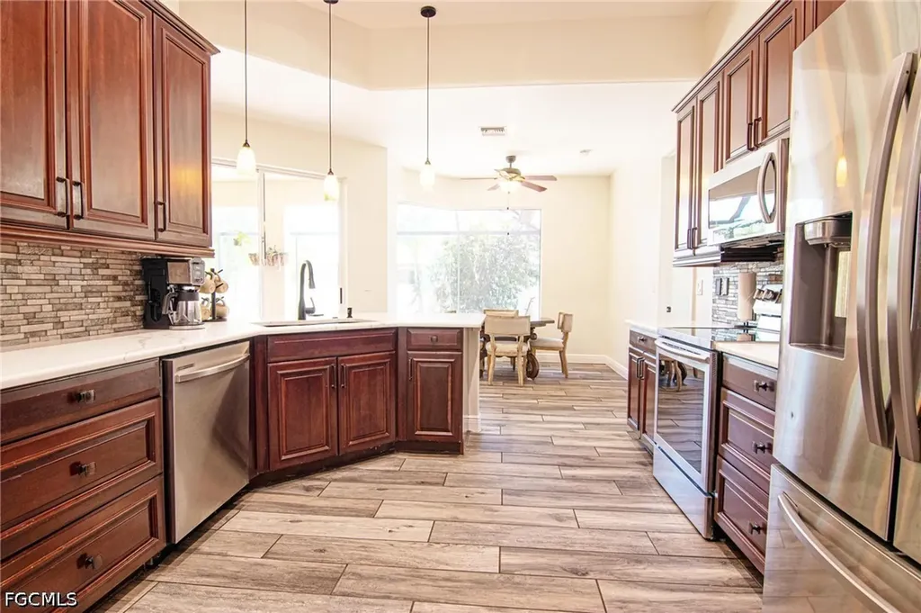 1824 NW 21st Place Cape Coral FL 33993