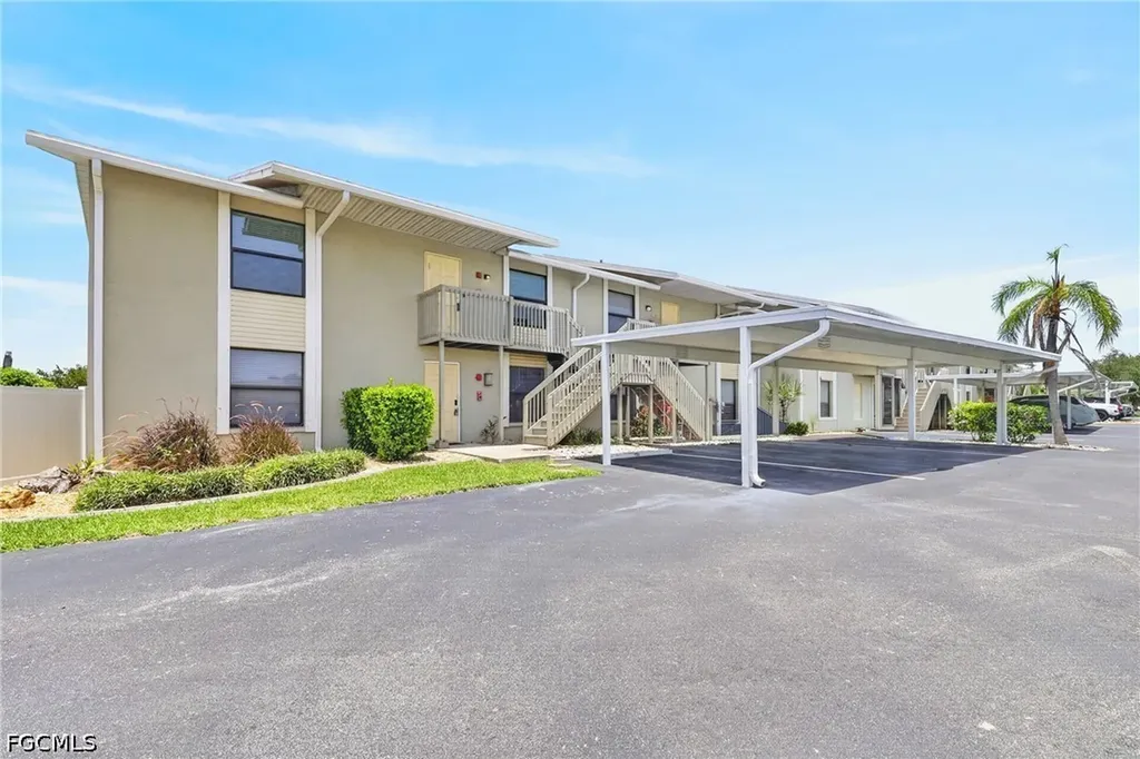 4708 SW 8th Place Cape Coral FL 33914