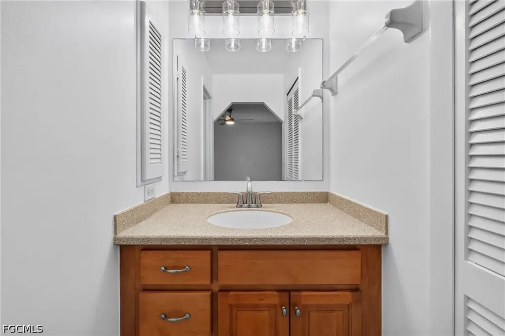 4708 SW 8th Place Cape Coral FL 33914