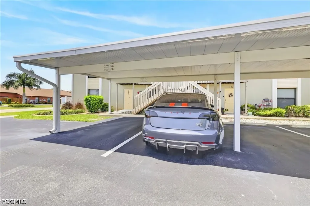 4708 SW 8th Place Cape Coral FL 33914