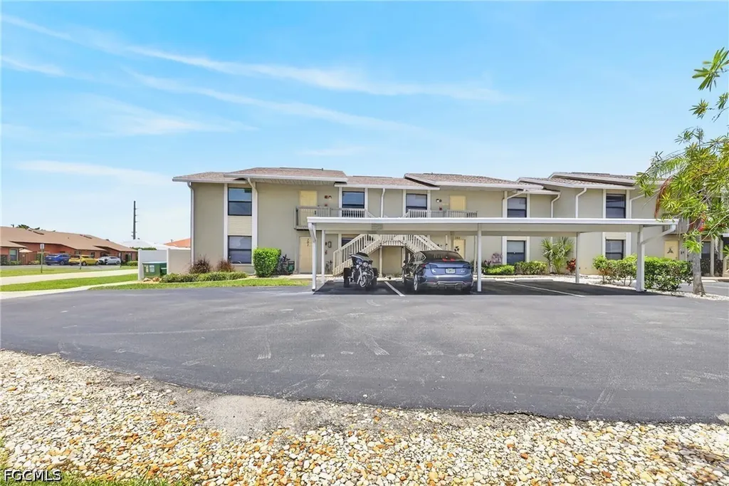 4708 SW 8th Place Cape Coral FL 33914