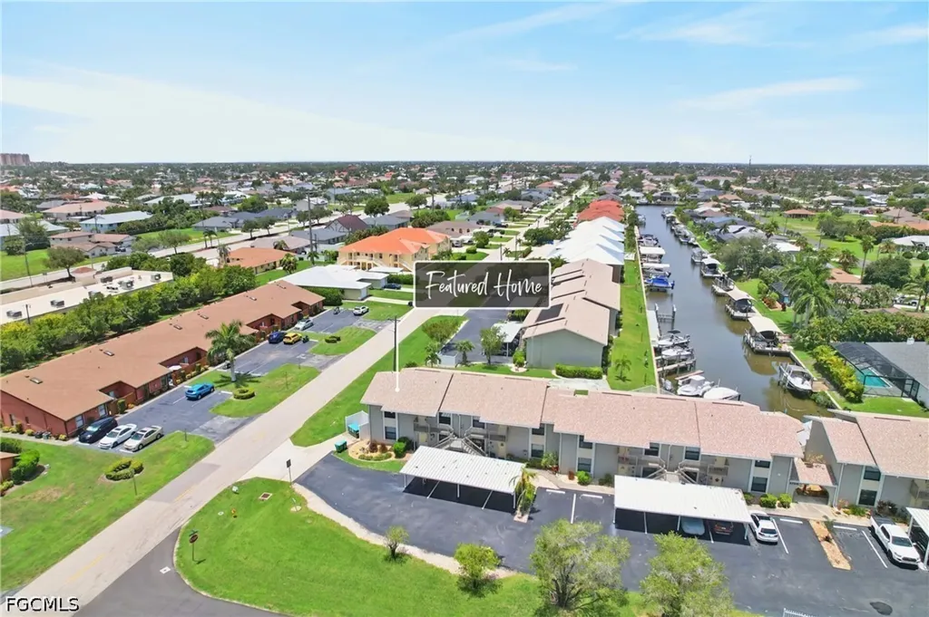 4708 SW 8th Place Cape Coral FL 33914