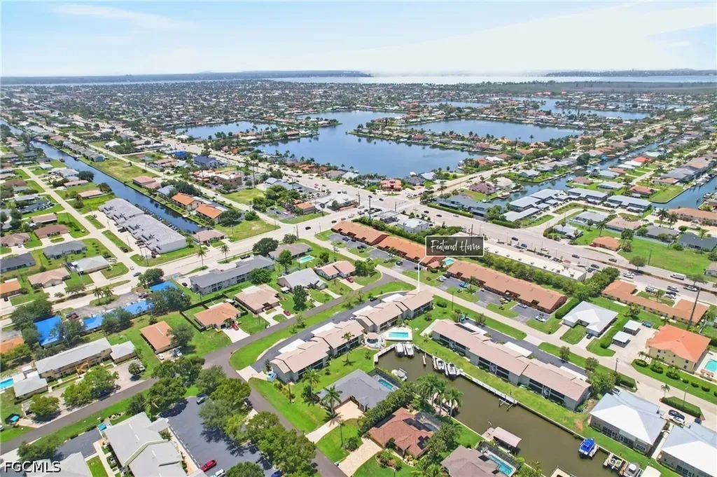4708 SW 8th Place Cape Coral FL 33914