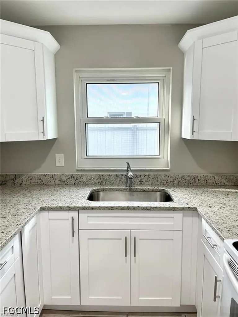 2505 SE 16th Place Cape Coral FL 33904