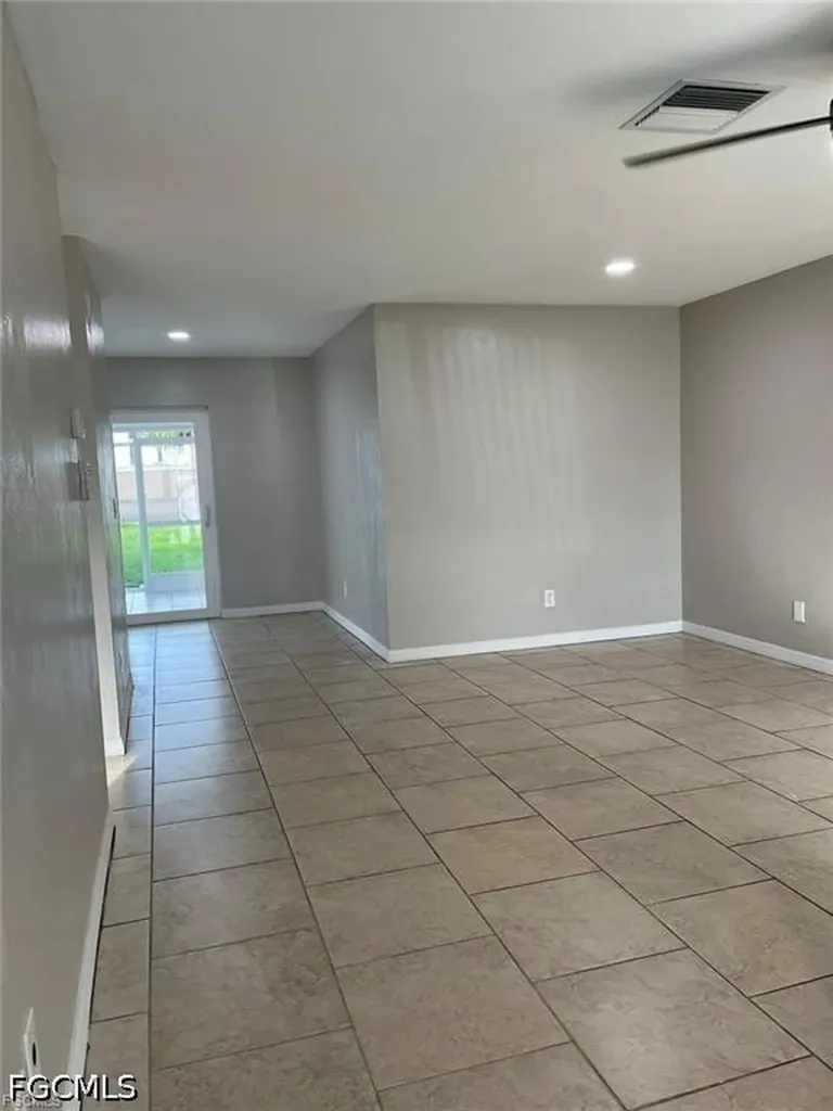 2505 SE 16th Place Cape Coral FL 33904
