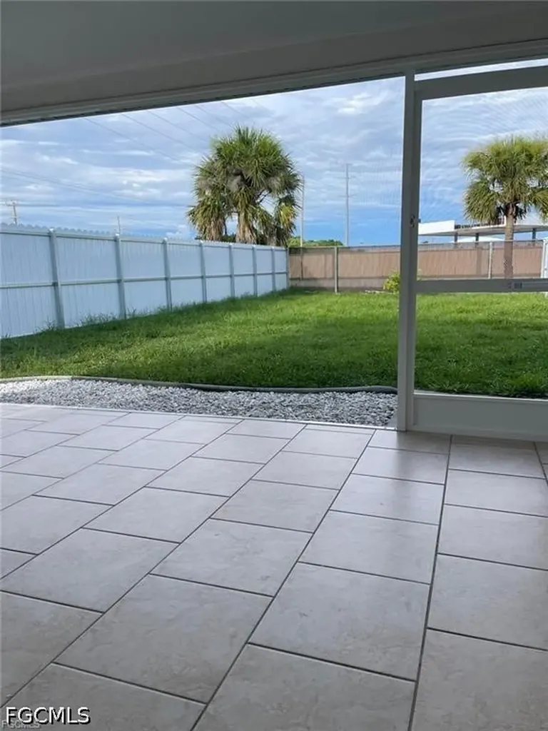 2505 SE 16th Place Cape Coral FL 33904