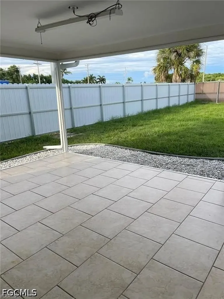 2505 SE 16th Place Cape Coral FL 33904