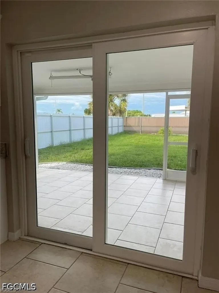 2505 SE 16th Place Cape Coral FL 33904