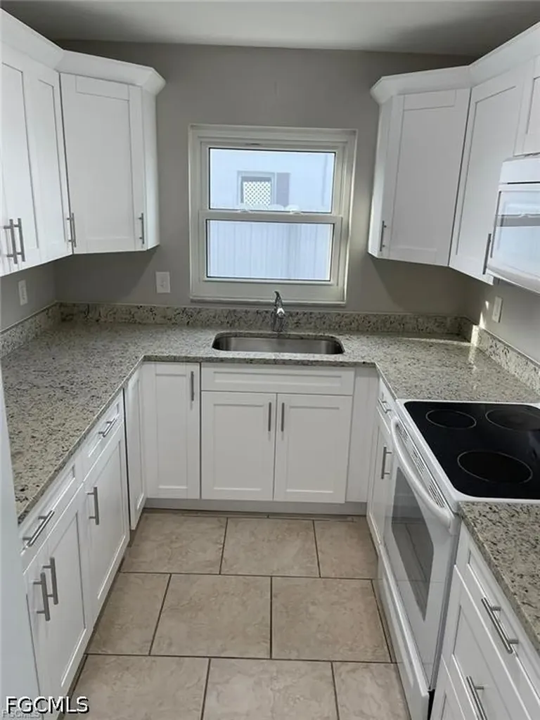 2505 SE 16th Place Cape Coral FL 33904