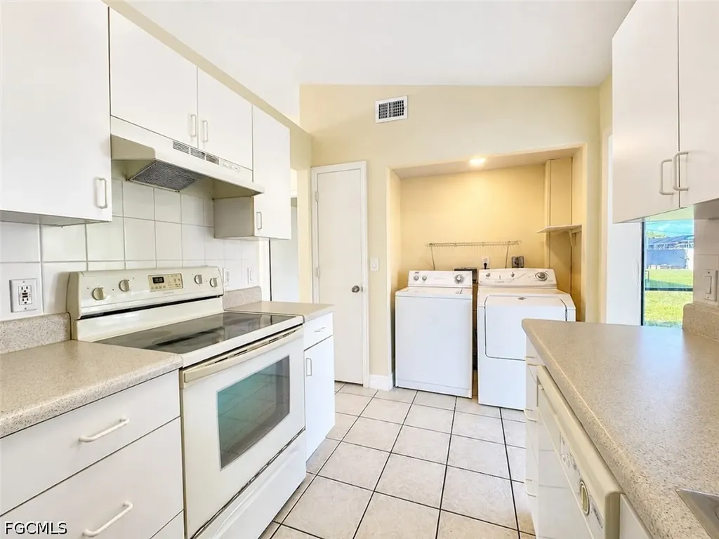 4133 SW 7th Place Cape Coral FL 33914