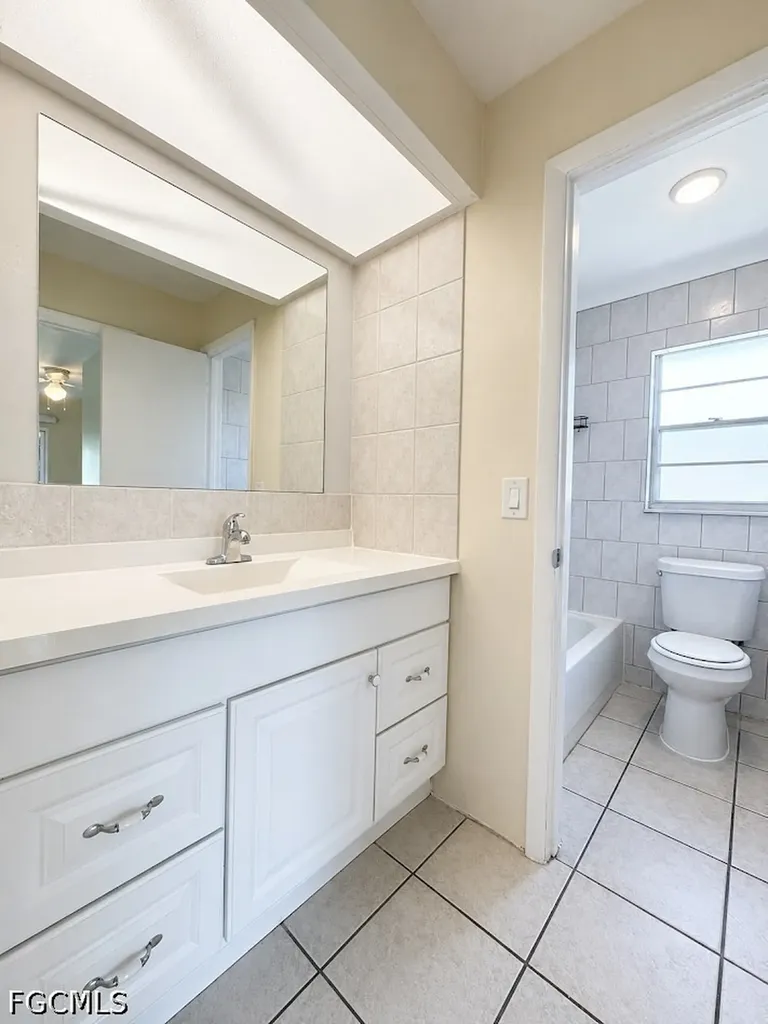 4133 SW 7th Place Cape Coral FL 33914