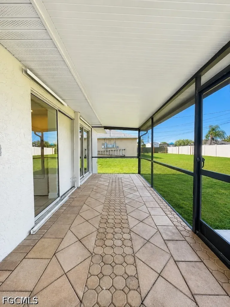 4133 SW 7th Place Cape Coral FL 33914