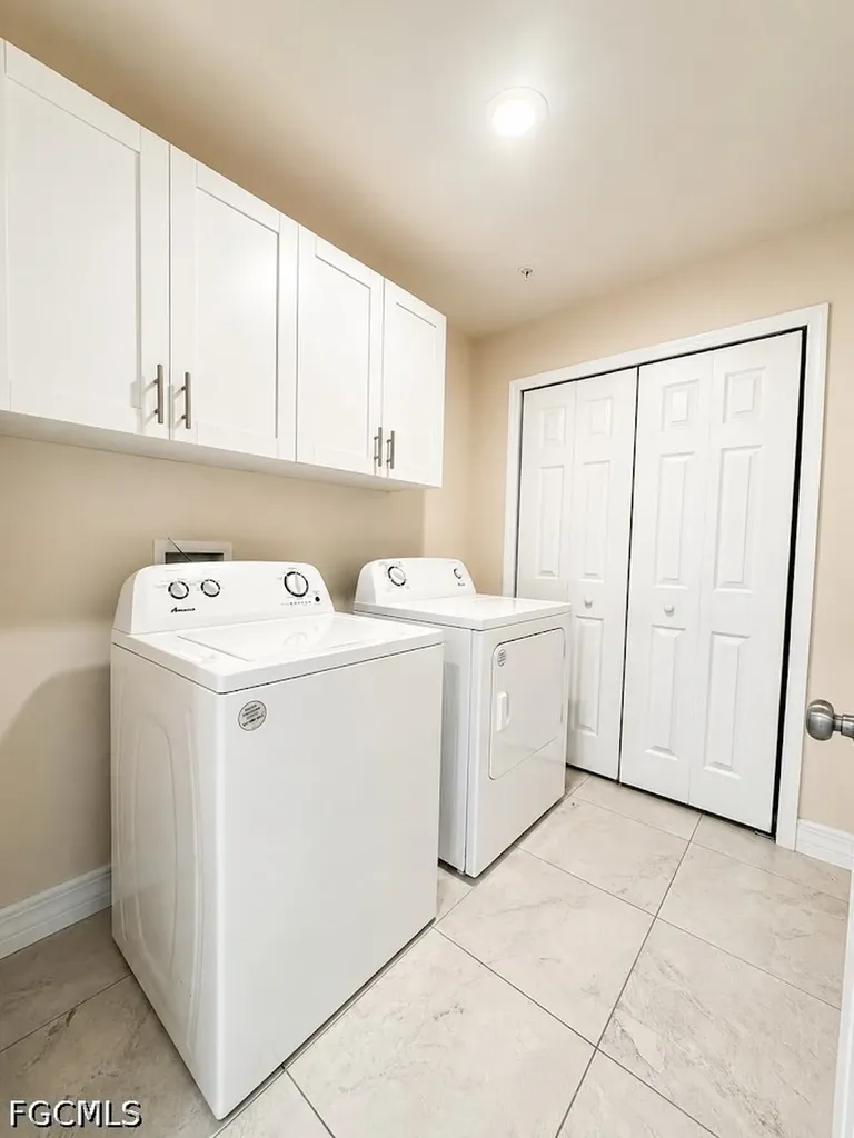 1625 SW 1st Avenue Cape Coral FL 33991