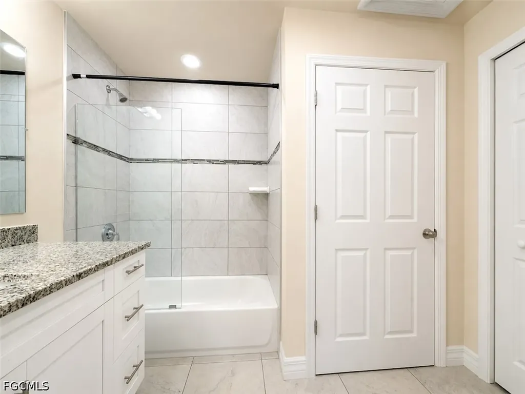1625 SW 1st Avenue Cape Coral FL 33991